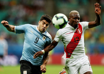 Peru surpreende, elimina Uruguai nos pênaltis e vai às semifinais